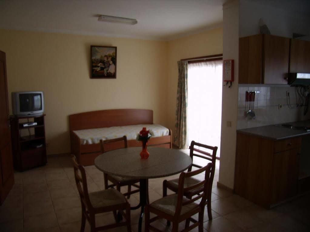 Residence 1000 Roses Монкарапашо Екстериор снимка